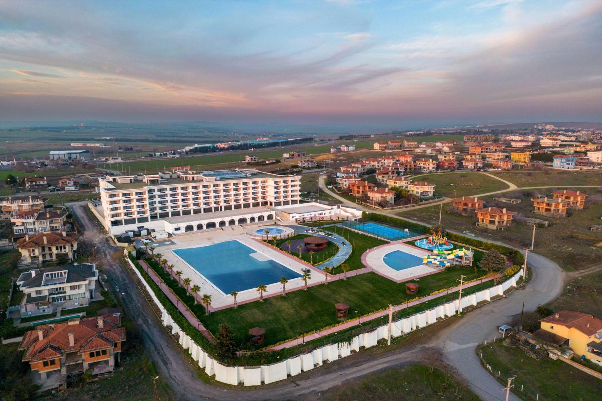 Ramada Plaza By Wyndham Silivri Hotel Bagian luar foto